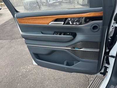 2022 Jeep Grand Wagoneer Series III