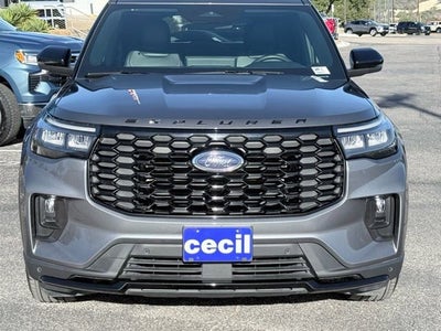 2025 Ford Explorer ST-Line