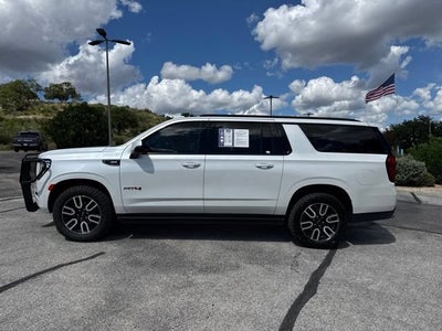 2022 GMC Yukon XL AT4