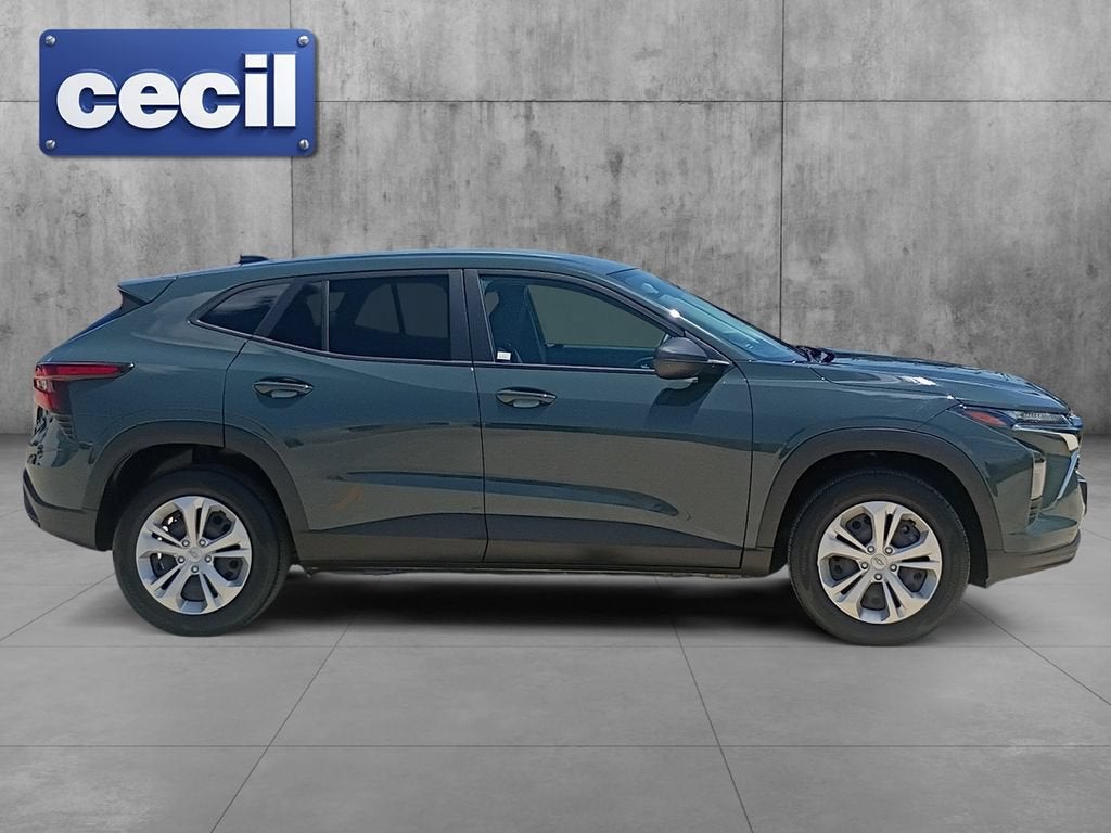 2025 Chevrolet Trax LS